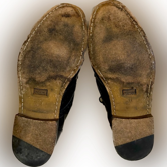 BUGATCHI Black Wingtip Oxford High end leather men’s shoes.  Very Nice. - Picture 6 of 6